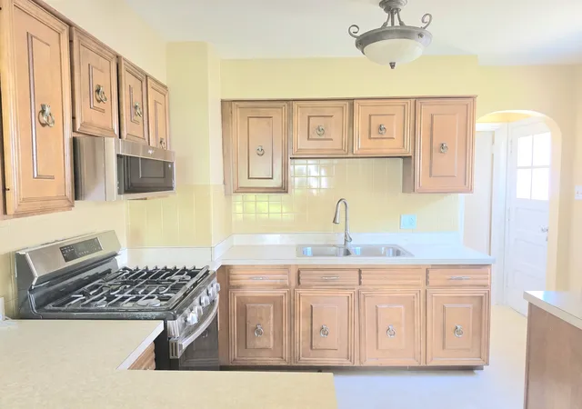Photo 3 of Single family home for sale at 1312 Richmond St, Joliet, IL 60435 | MLS# 12707801 | Listing updated on 2026-09-22