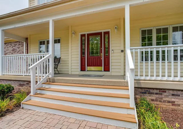 Photo 3 of Sale Pending at 1400 Eagle Ridge Dr, Antioch, IL 60002 | MLS# 12707822 | Listing updated on 2026-09-22