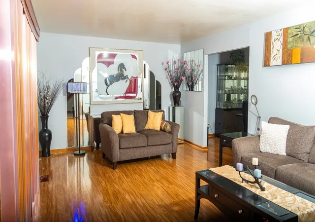4th image of 10S168 Oneill Dr, Burr Ridge, IL 60527 | MLS# 12707853