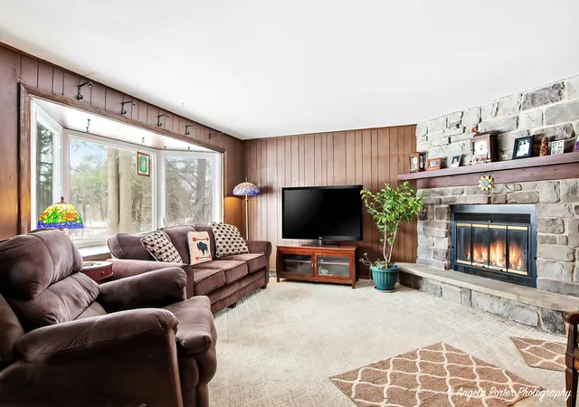 Photo 3 of Single family home for sale at 8 E Rollins Rd, Round Lake Beach, IL 60073 | MLS# 12707862 | Listing updated on 2026-08-31