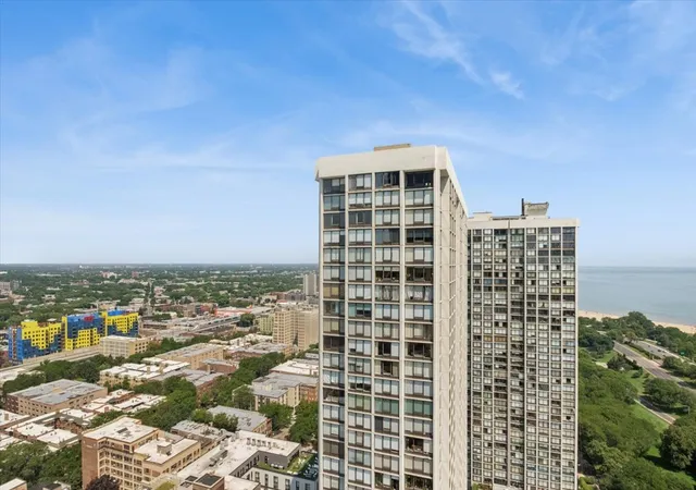 3rd image of 5415 N Sheridan Rd #3407, Chicago, IL 60640 | MLS# 12708044