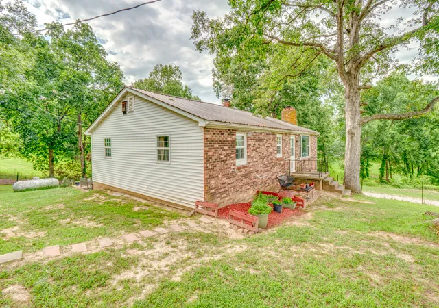Photo 3 of Single family home for sale at 8841 N Triton Ln, Mt Vernon, IL 62864 | MLS# 12708079 | Listing updated on 2026-09-22