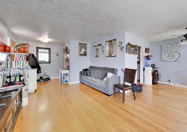 Photo 3 of Single family home for sale at 6018 N Campbell Ave, Chicago, IL 60659 | MLS# 12708086 | Listing updated on 2026-07-23