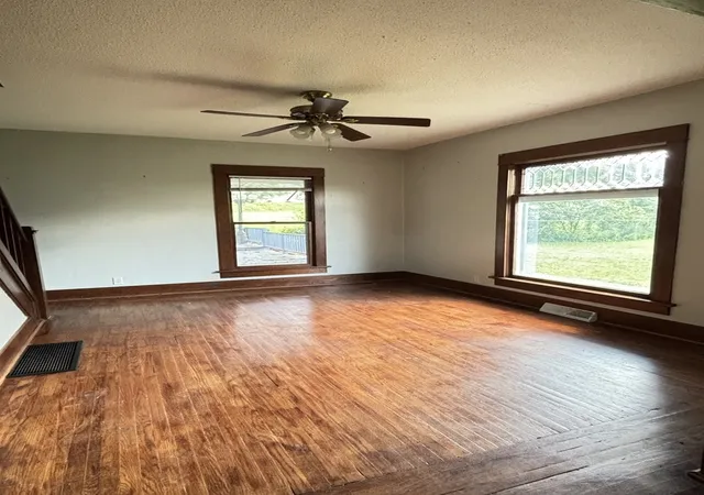 Photo 4 of Single family home for sale at 336 4th Street, Dallas City, IL 62330 | MLS# 12708109 | Listing updated on 2026-07-29