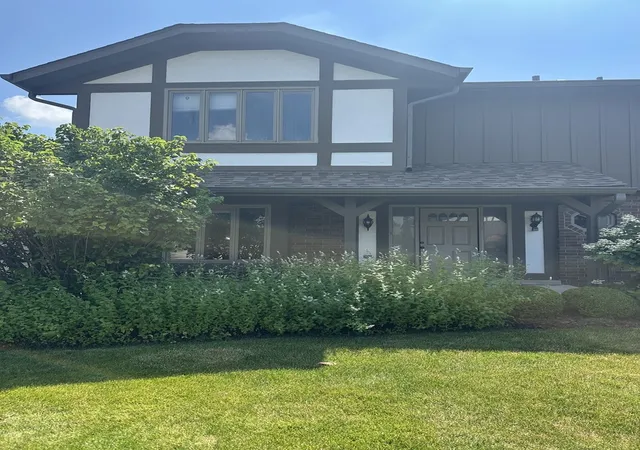 2nd image of 13985 Millbank Dr, Orland Park, IL 60462 | MLS# 12708173