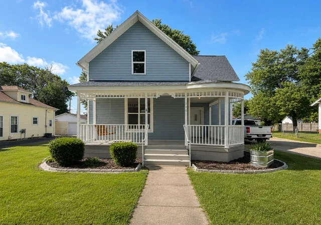 Photo 1 of Single family home for sale at 106 Gilbert St, Rossville, IL 60963 | MLS# 12708217 | Listing updated on 2026-08-10