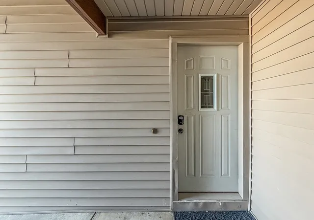 3rd image of 1120 Kara Dr, Champaign, IL 61822