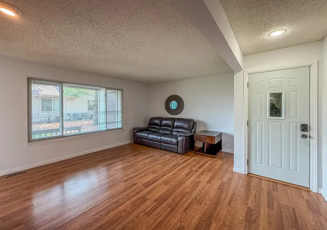 5th image of 1120 Kara Dr, Champaign, IL 61822