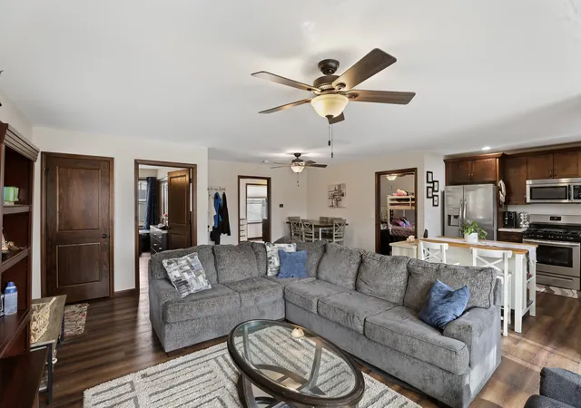 5th image of 204 S Henry St, Ashkum, IL 60911 | MLS# 12708279