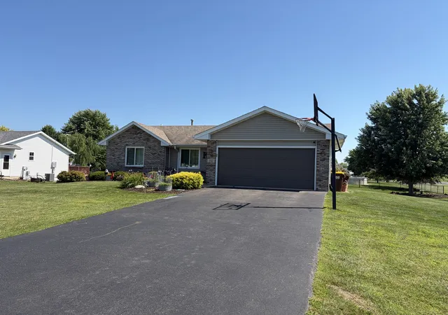 2nd image of 152 Prairie Moon Dr, Davis Junction, IL 61020 | MLS# 12708285