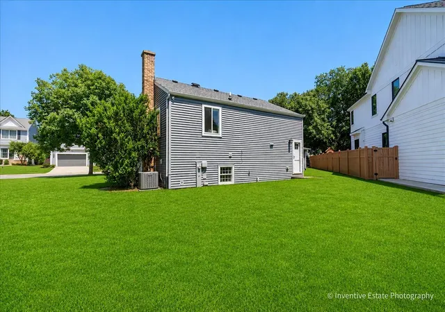 Photo 18 of Single family home for sale at 331 W Hillside Ave, Elmhurst, IL 60126 | MLS# 12708290 | Listing updated on 2026-08-13