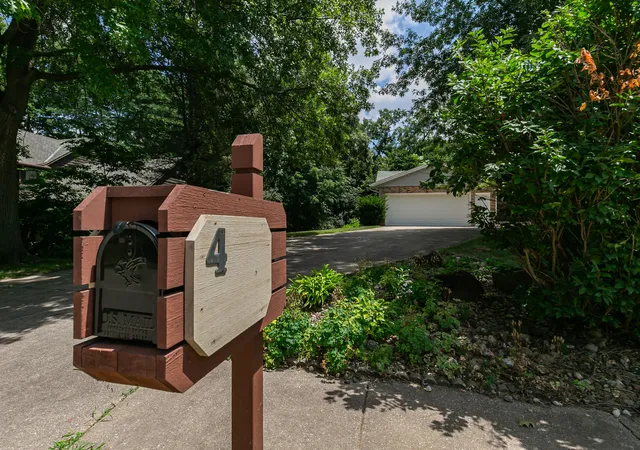 Photo 1 of Sale Pending at 4 Vale Ct, Moline, IL 61265 | MLS# 12708299 | Listing updated on 2026-09-22