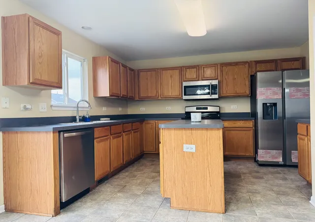 3rd image of 408 Clifton Ln, Bolingbrook, IL 60440 | MLS# 12708348
