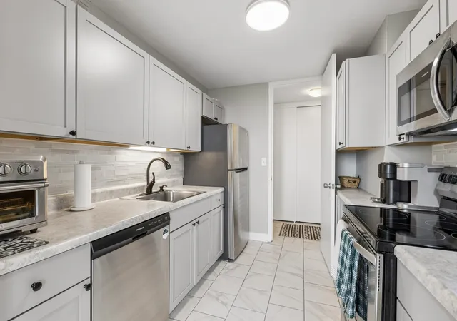 Photo 2 of Condo for sale at 2626 N Lakeview Ave #1002, Chicago, IL 60614 | MLS# 12708354 | Listing updated on 2026-07-31
