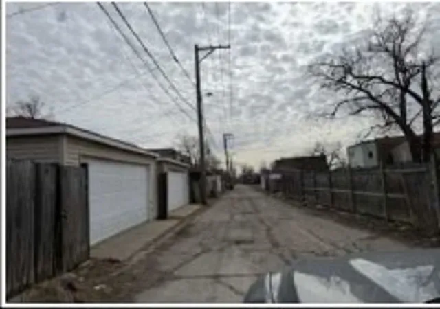 Listing Photo 4 - Condo for sale in building located at 1226 S Kolin Ave, Chicago, IL 60623