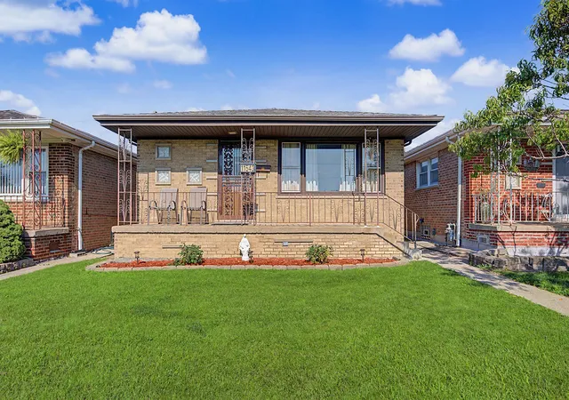 Photo 1 of Single family home for sale at 11543 S Ewing Ave, Chicago, IL 60617 | MLS# 12708363 | Listing updated on 2026-09-16