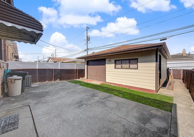 Photo 26 of Single family home for sale at 11543 S Ewing Ave, Chicago, IL 60617 | MLS# 12708363 | Listing updated on 2026-10-03