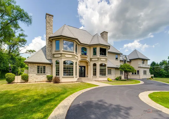 1st image of 1130 Gavin Ct, Lake Forest, IL 60045 | MLS# 12708379