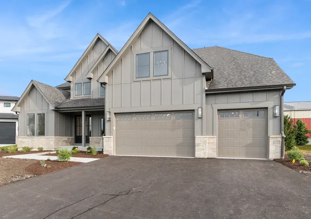 Photo 2 of Single family home for sale at 25152 W Stallion Ct, Plainfield, IL 60585 | MLS# 12708385 | Listing updated on 2026-09-14