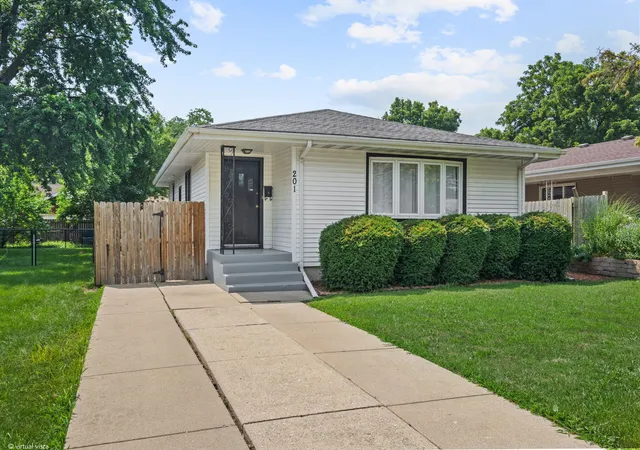 Photo 1 of Single family home for sale at 201 S Reedwood Dr, Joliet, IL 60436 | MLS# 12708394 | Listing updated on 2026-08-13