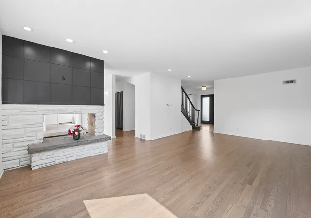 Photo 4 of Sale Pending at 1329 Lathrop Ave, River Forest, IL 60305 | MLS# 12708414 | Listing updated on 2026-09-28