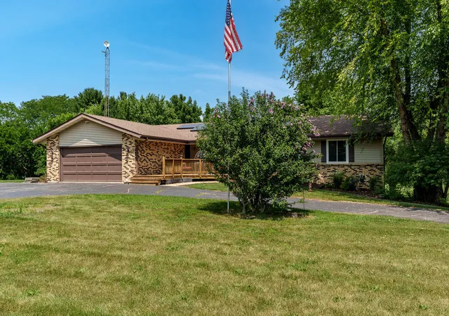 Photo 4 of Single family home for sale at 280 Knoll Rd, Belvidere, IL 61008 | MLS# 12708465 | Listing updated on 2026-08-12