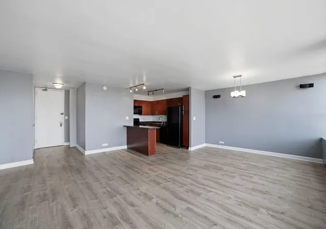 3rd image of 655 W Irving Park Rd, Chicago, IL 60613