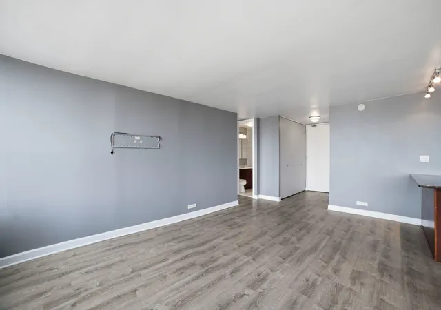 4th image of 655 W Irving Park Rd, Chicago, IL 60613