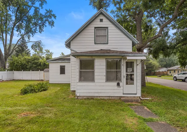 Photo 1 of Sale Pending at 1201 Rosney Ave, Bloomington, IL 61701 | MLS# 12708572 | Listing updated on 2026-08-14