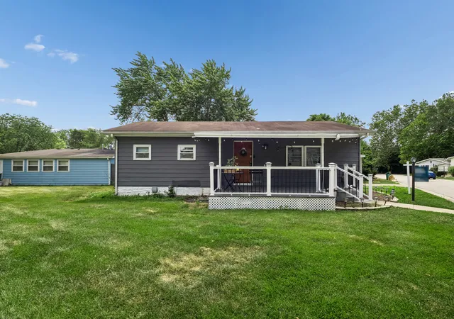 2nd image of 209 Melbrooke Rd, Elgin, IL 60123 | MLS# 12708581
