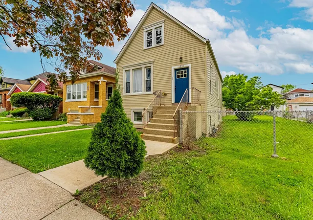 2nd image of 1330 Ridgeland Ave, Berwyn, IL 60402 | MLS# 12708596