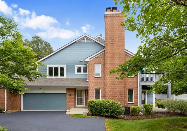 Photo 1 of Condo for sale at 1545 N Courtland Dr, Arlington Heights, IL 60004 | MLS# 12708611 | Listing updated on 2026-09-24