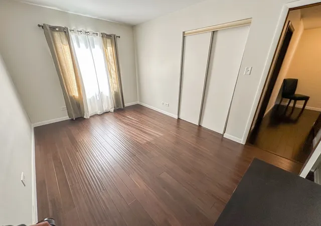 Photo 4 of Single family home for sale at 18002 Chantilly Ln, Hazel Crest, IL 60429 | MLS# 12708628 | Listing updated on 2026-09-14