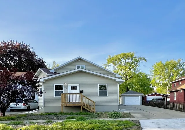 1st image of 126 Prairie St, Ottawa, IL 61350 | MLS# 12708647