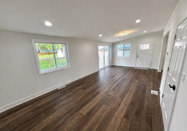 Photo 4 of Single family home for sale at 126 Prairie St, Ottawa, IL 61350 | MLS# 12708647 | Listing updated on 2026-09-25