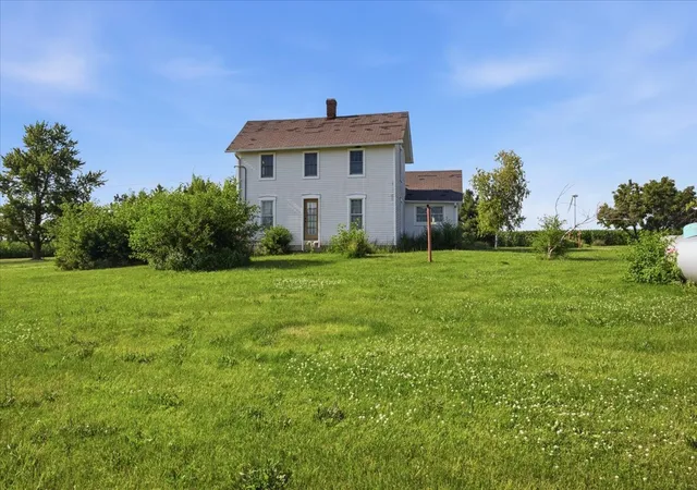 Photo 3 of Single family home for sale at 20042 North 2500 E Rd, Pontiac, IL 61764 | MLS# 12708733 | Listing updated on 2026-10-06