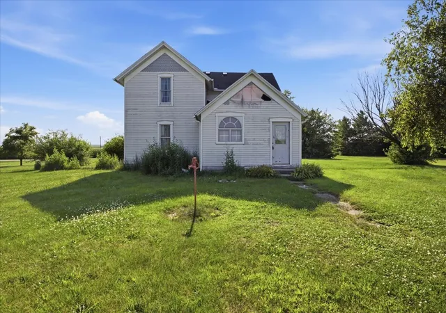 Photo 4 of Single family home for sale at 20042 North 2500 E Rd, Pontiac, IL 61764 | MLS# 12708733 | Listing updated on 2026-10-06