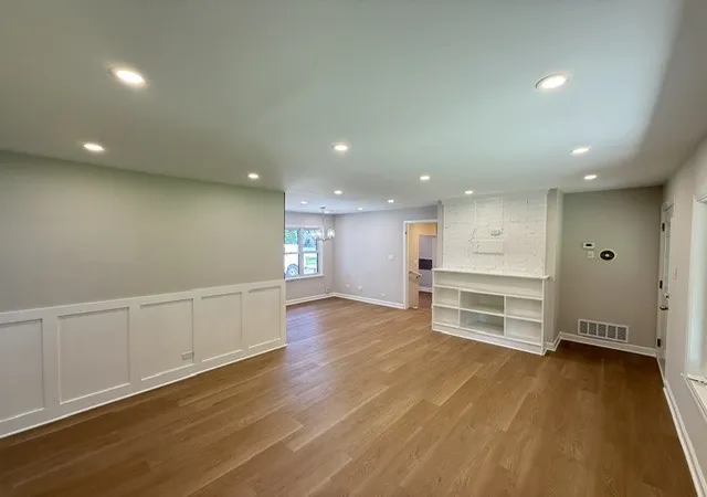 Photo 2 of Single family home for sale at 7141 Wolf Rd, Indian Head Park, IL 60525 | MLS# 12708735 | Listing updated on 2026-09-02