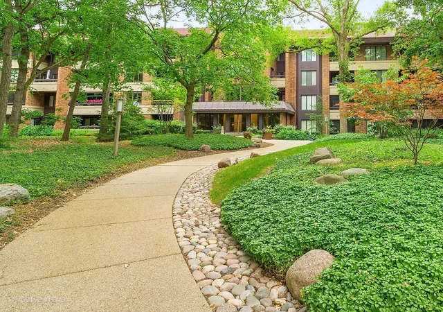 2nd image of 1401 Burr Oak Rd #416B, Hinsdale, IL 60521 | MLS# 12708767