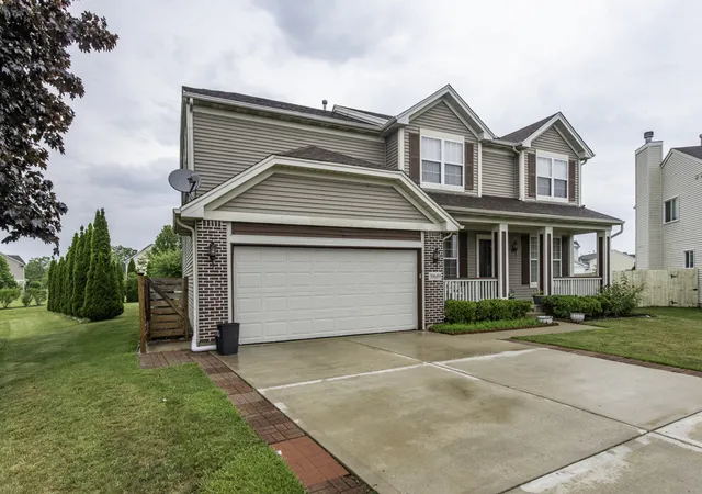 Photo 2 of Single family home for sale at 39689 Lynsee Ct, Beach Park, IL 60083 | MLS# 12708779 | Listing updated on 2026-09-13