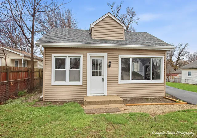 1st image of 320 E Washington St, Round Lake Park, IL 60073 | MLS# 12708908