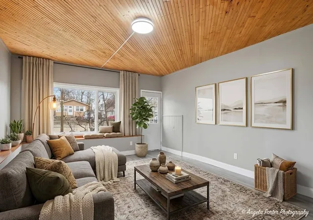 Photo 3 of Single family home for sale at 320 E Washington St, Round Lake Park, IL 60073 | MLS# 12708908 | Listing updated on 2026-10-05