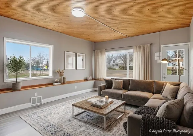 Photo 4 of Single family home for sale at 320 E Washington St, Round Lake Park, IL 60073 | MLS# 12708908 | Listing updated on 2026-10-11