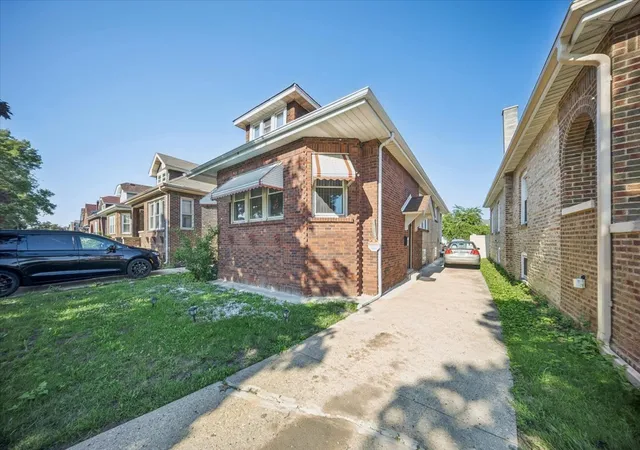 2nd image of 1637 S 10th Ave, Maywood, IL 60153 | MLS# 12708926