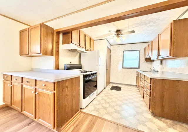 Photo 4 of Single family home for sale at 415 E 12th Street, Streator, IL 61364 | MLS# 12708943 | Listing updated on 2026-08-30