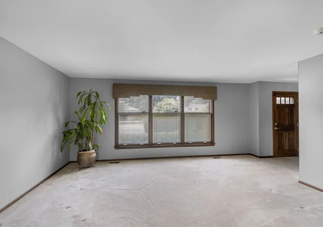3rd image of 2621 Landwehr Rd, Glenview, IL 60026 | MLS# 12708995