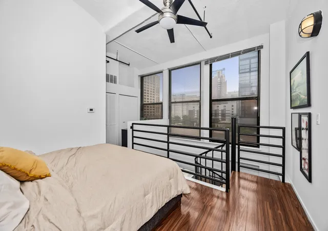 Photo 4 of Sale Pending at 633 S Plymouth Ct #301, Chicago, IL 60605 | MLS# 12709051 | Listing updated on 2026-09-24