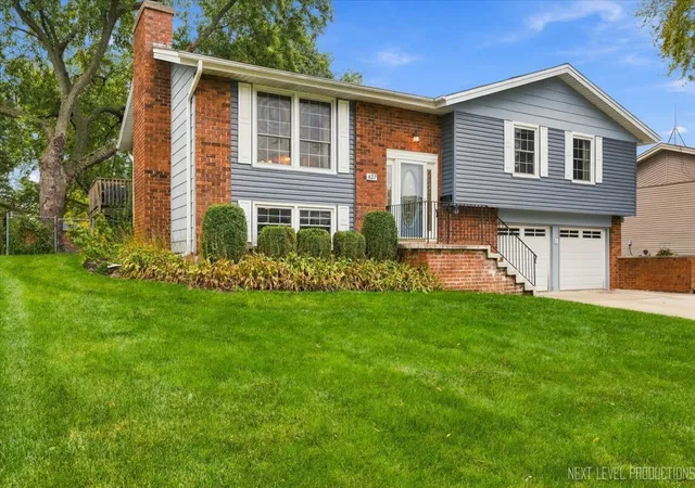Single family home for sale at 427 Chopin Ct, Schaumburg, IL 60193 | MLS# 12709052