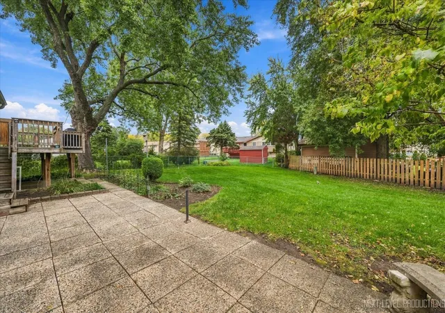 Photo 4 of Single family home for sale at 427 Chopin Ct, Schaumburg, IL 60193 | MLS# 12709052 | Listing updated on 2026-10-20