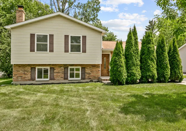 1st image of 219 Countryside Ln, Lindenhurst, IL 60046 | MLS# 12709071